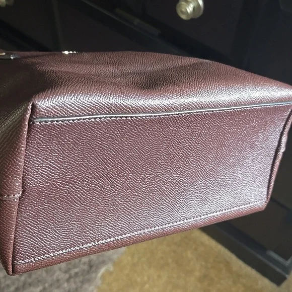 Coach Oxblood Crossgrain Leather Small Tote 9x8x3.5 Burgundy Gold - Picture 4 of 8